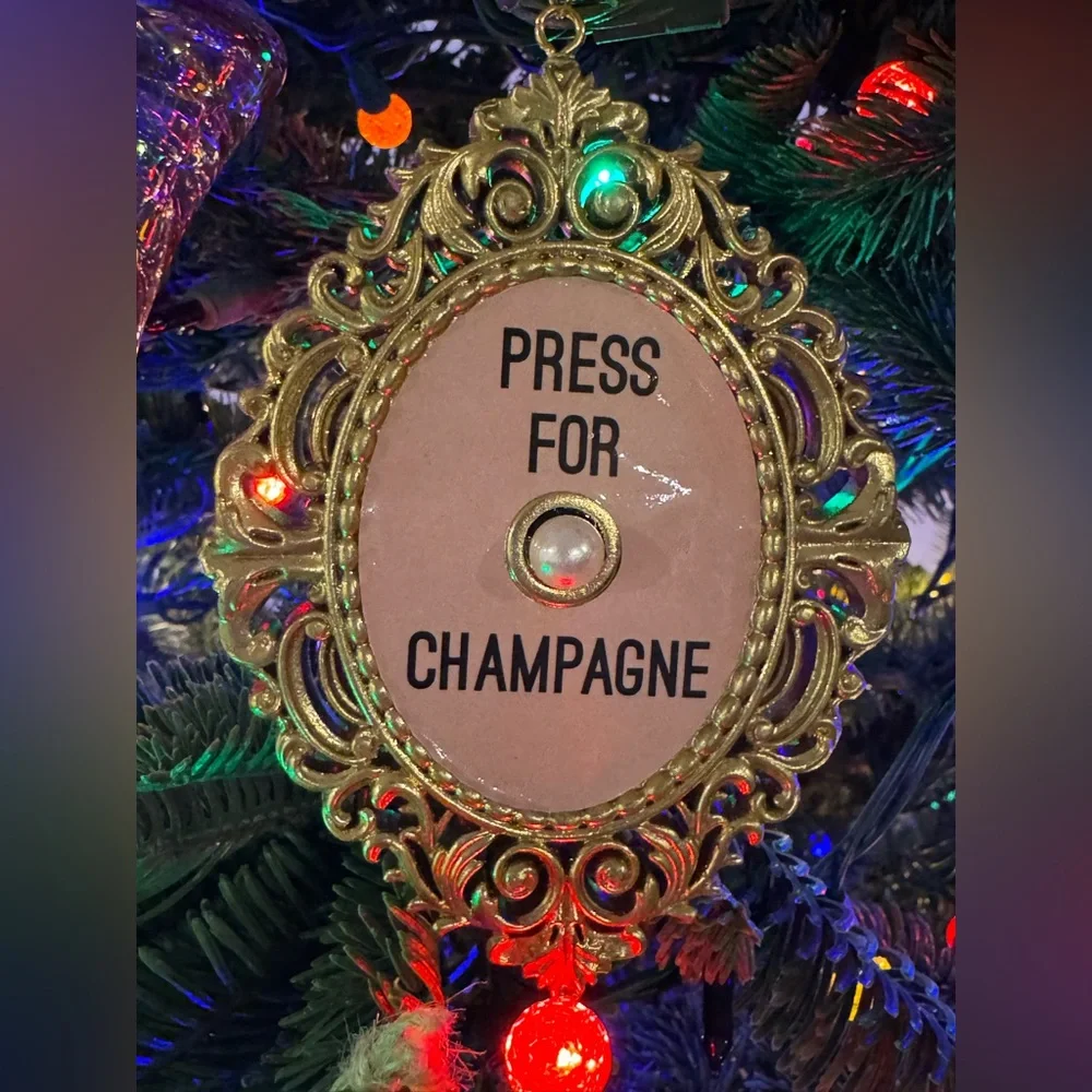 Press for Champagne and beaded bottle Christmas ornaments - Picture 4 of 7